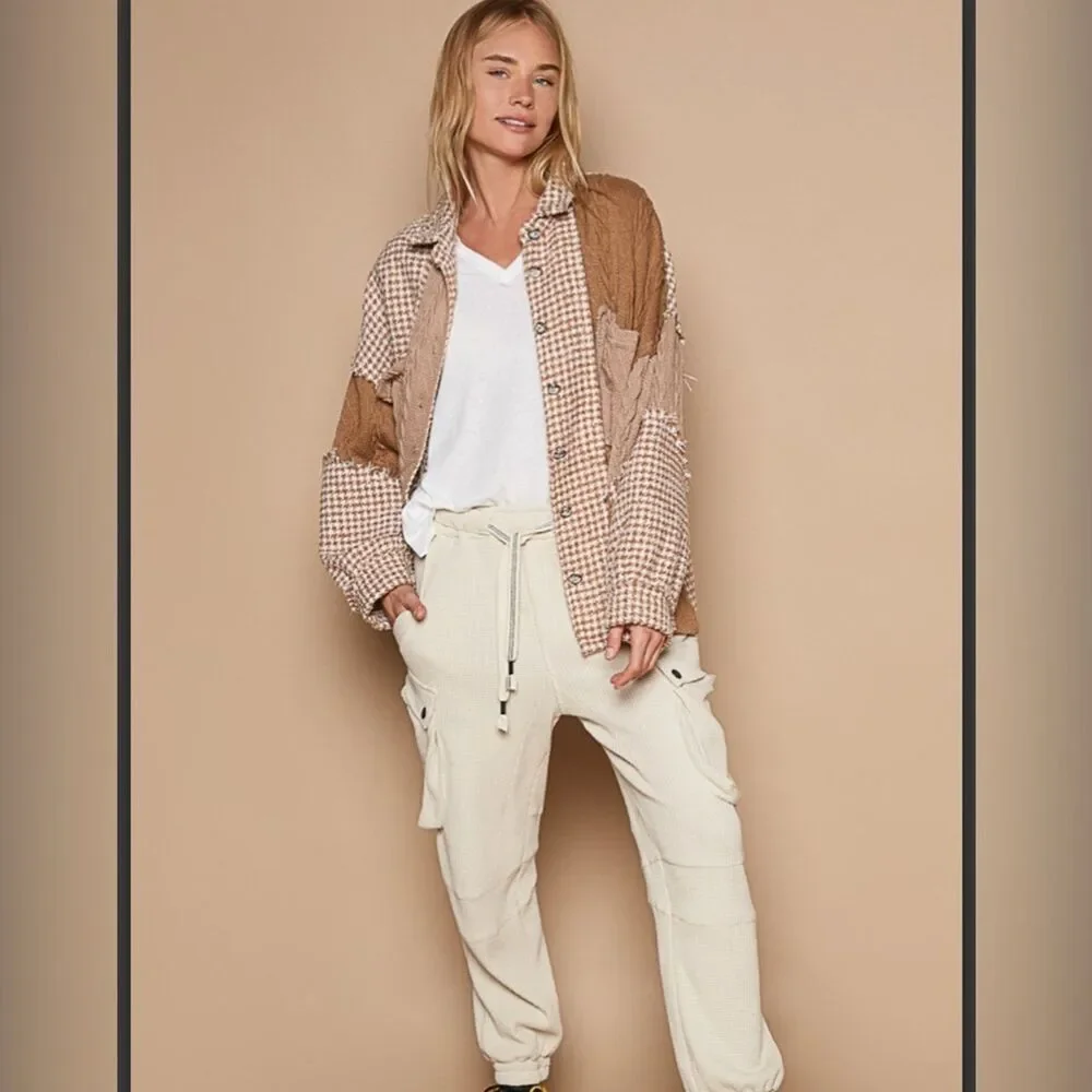 POL Boutique Designed in long sleeve roomy fit shacket in textured woven - Picture 6 of 7